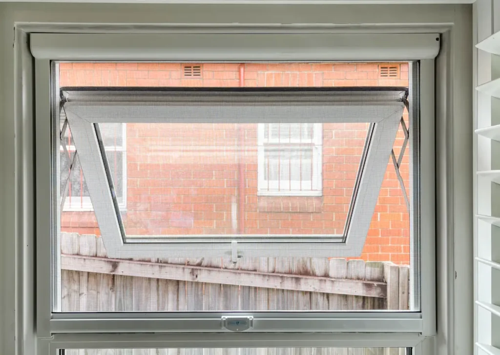 retractable flyscreens