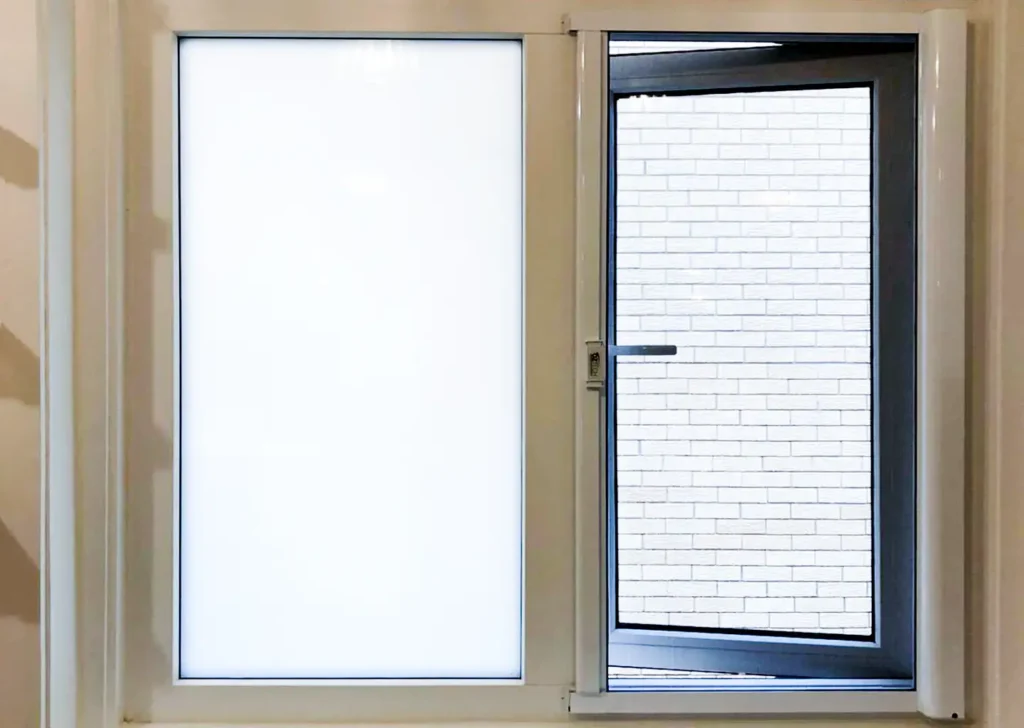 retractable flyscreens