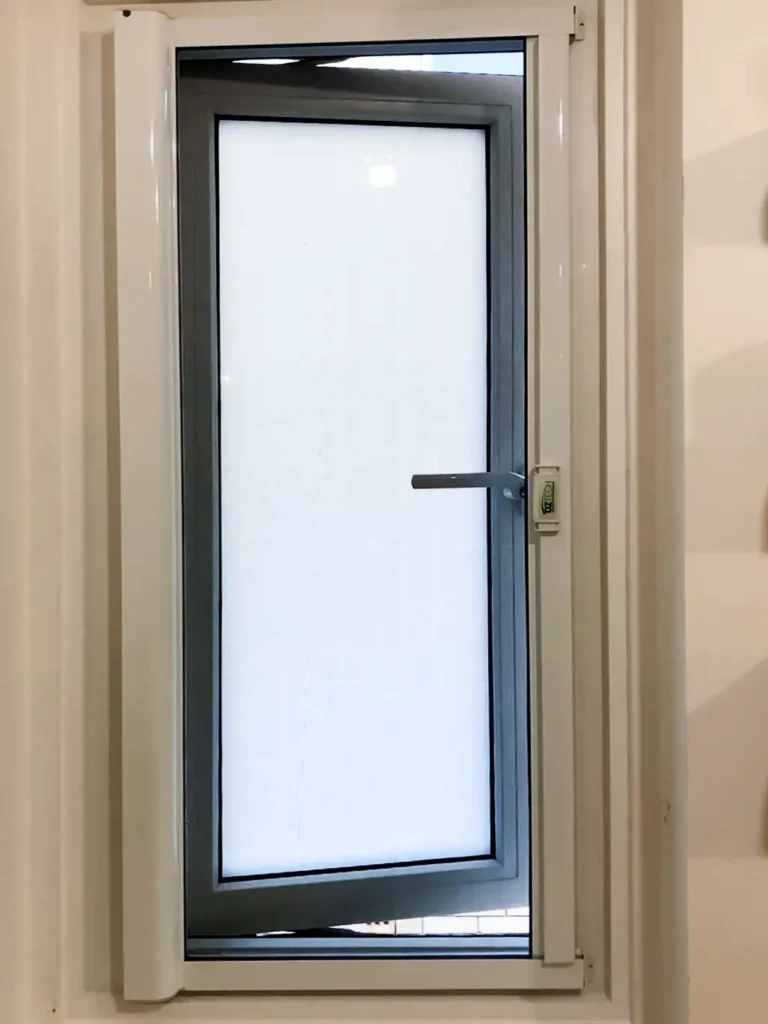 retractable flyscreens